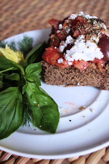 Greek dakos. Food recipes with photos and instructions.