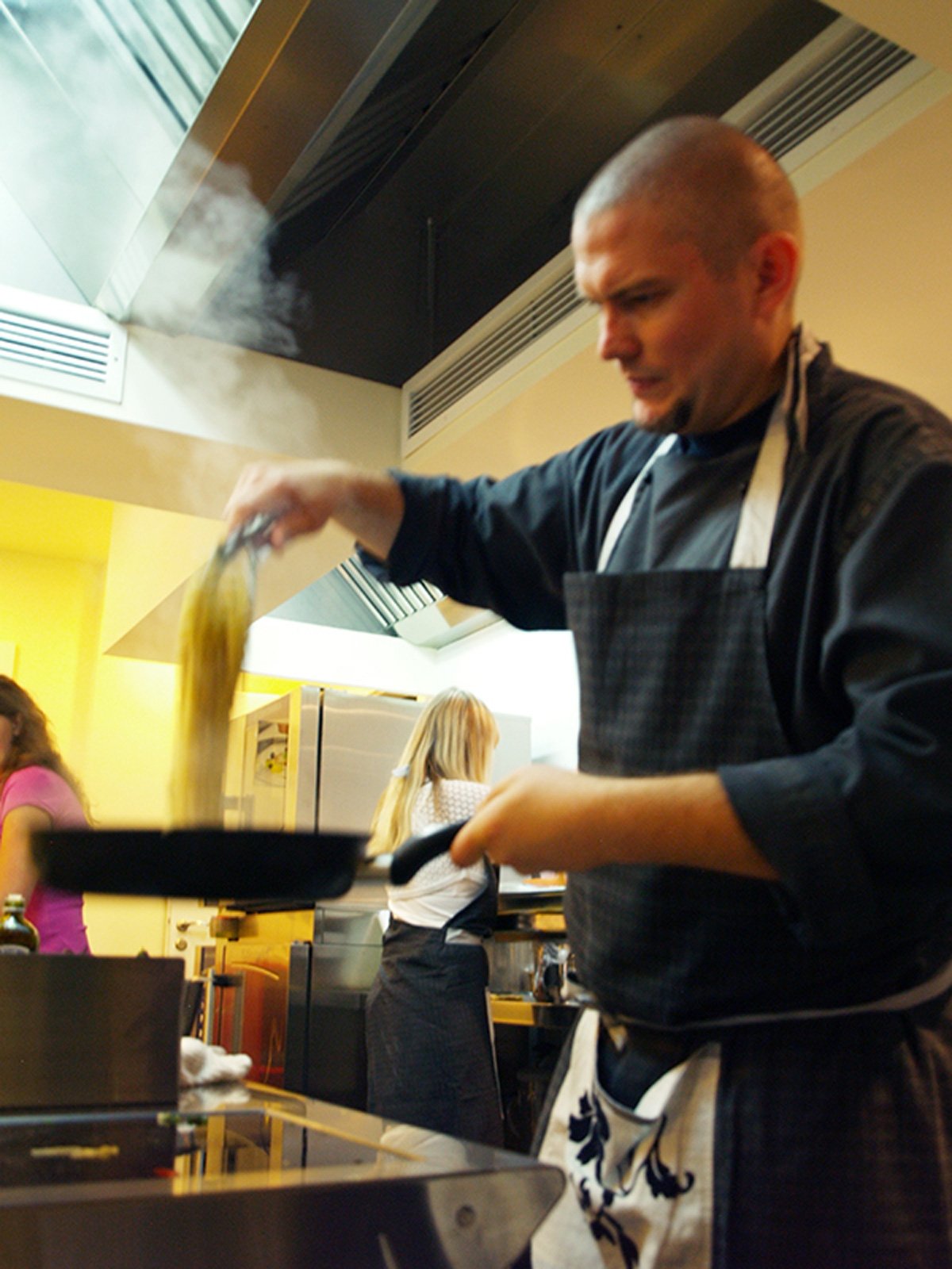 How to cook pasta. Pasta masterclass with Konstantin Rossoshenko. Cooking classes in Odessa.