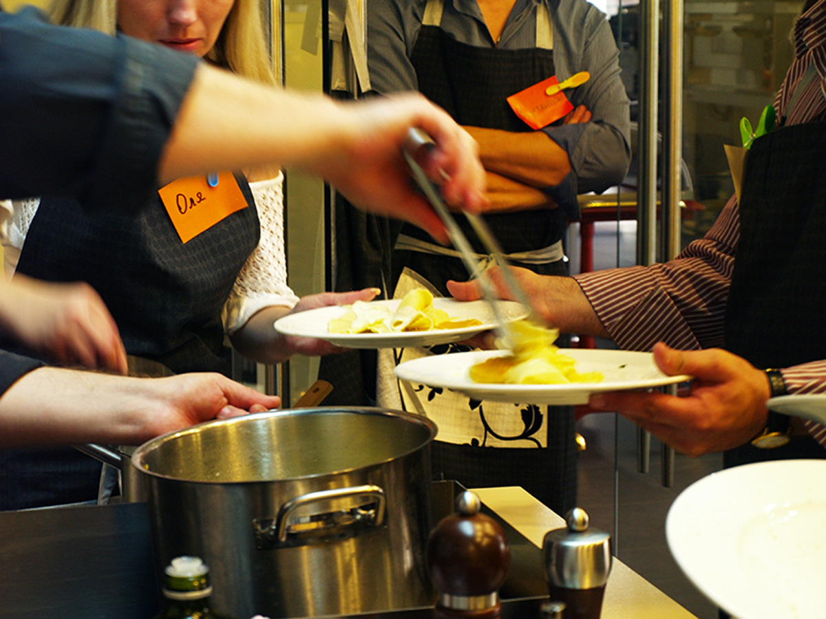 Pasta masterclass with Konstantin Rossoshenko. Degustation of pasta. Cooking classes in Odessa.