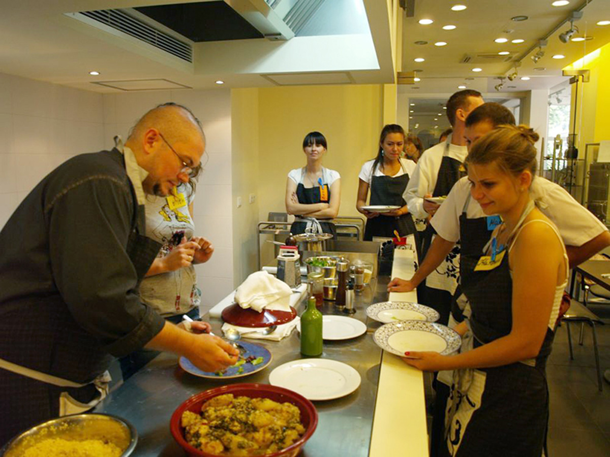 “Where France Meets Morocco”. How to cook Moroccan chicken. Cooking classes in Odessa.
