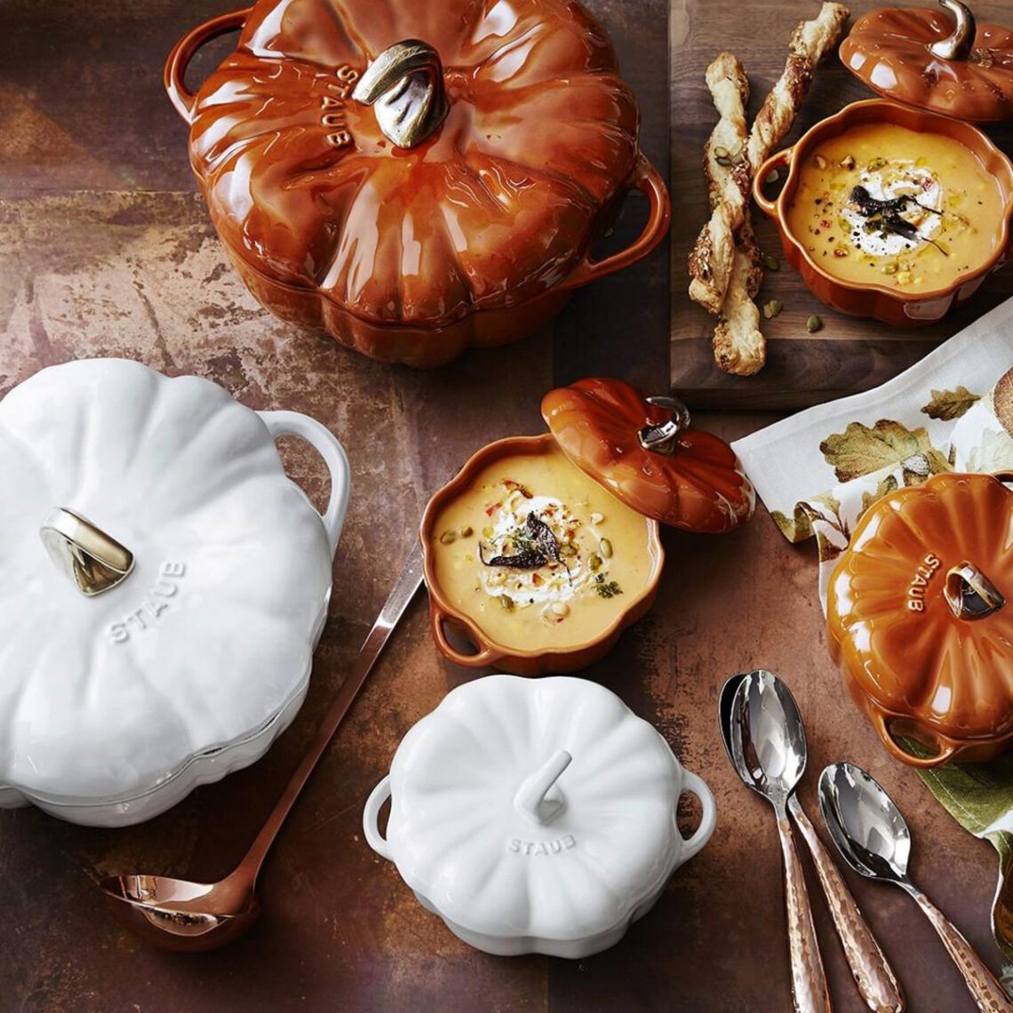 Staub cast iron cocotte. Maria Kalenska blog about Odessa