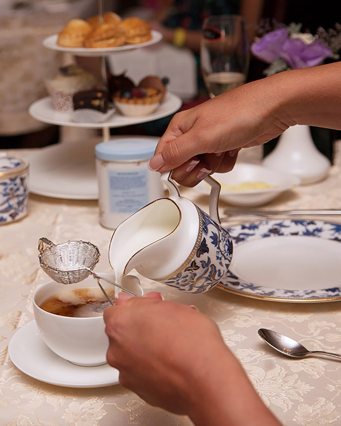 Tea tasting. British traditions. Cooking class in “My Friends” cooking school.