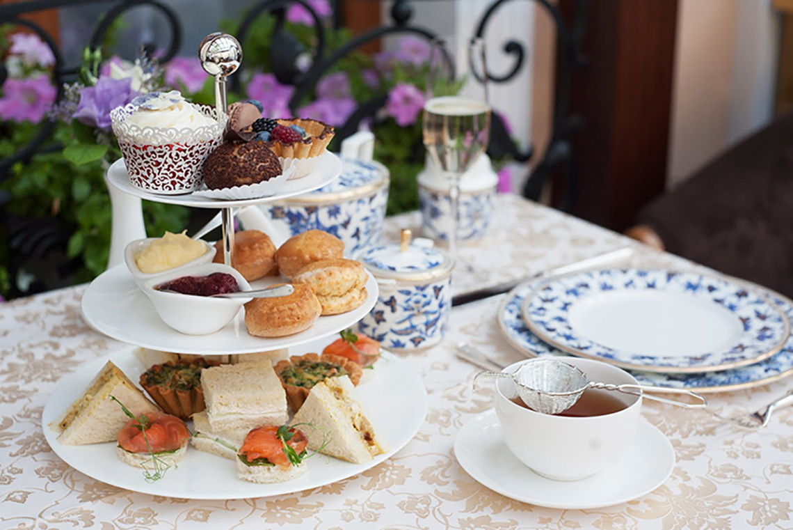 British dessert. Lesson Afternoon Tea. Cooking class in “My Friends” cooking school.