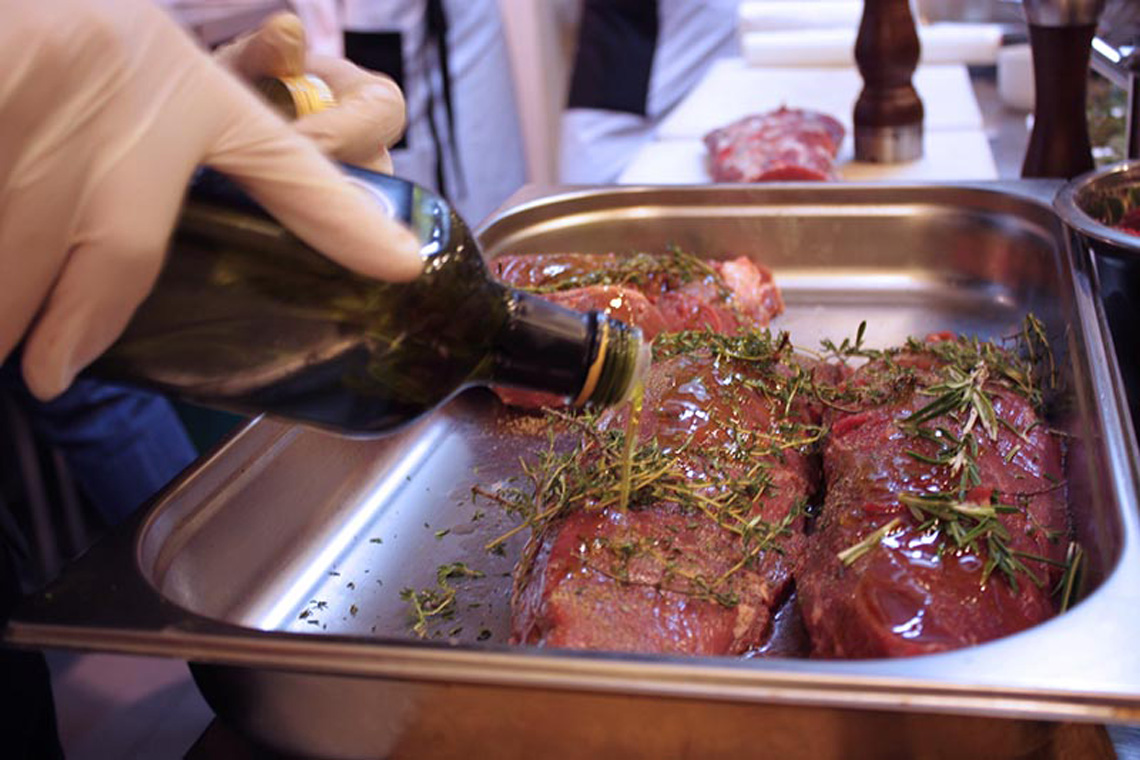 Beef tenderloin. Lesson “Food and Wine Synergy”. Bourgogne Pinot Noir . Сooking school "My Odessa Cuisine".