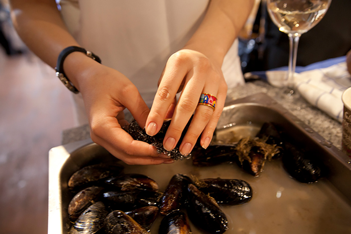 How to cook mussels. The birthday of “My Friends” cooking school. Cooking school in Ukraine.