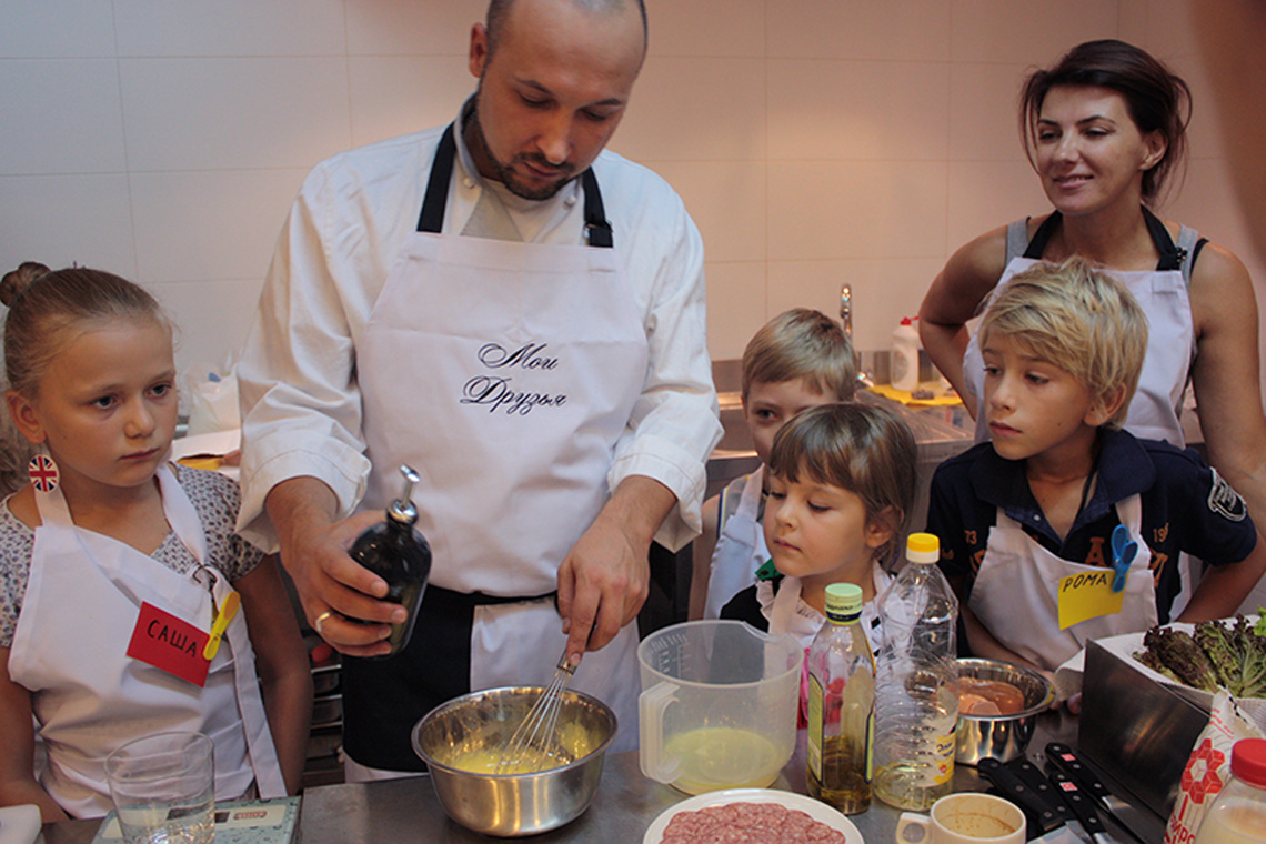 Cooking with sweets. Cooking lesson for children. Сooking school "My Odessa Cuisine".