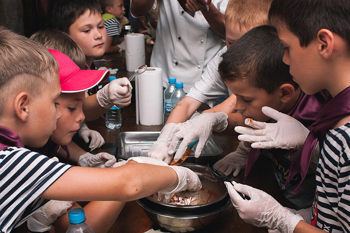 Cooking with kids. How to cook chocolate sausage. Сooking class with chef in Odessa