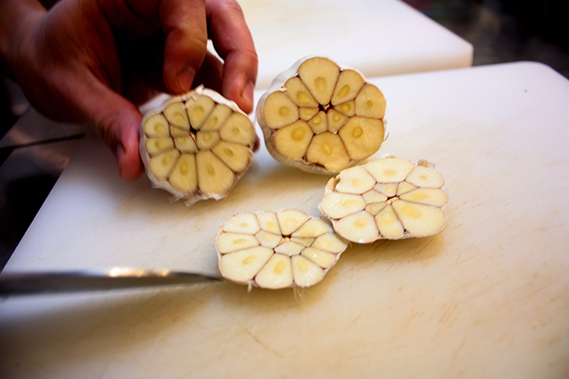 Garlic. Lesson "Dutch Cuisine". Cooking school in Ukraine.