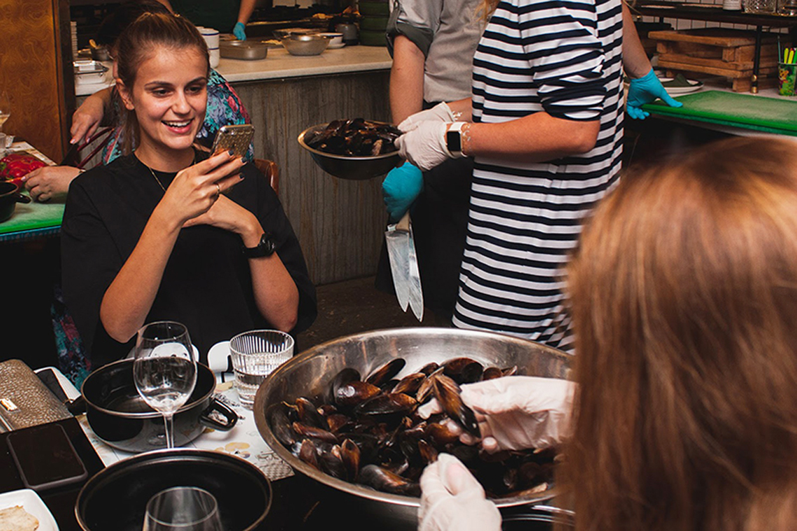 Lesson "Like Local" at Kotelok. Cooking class in “My Friends” cooking school.