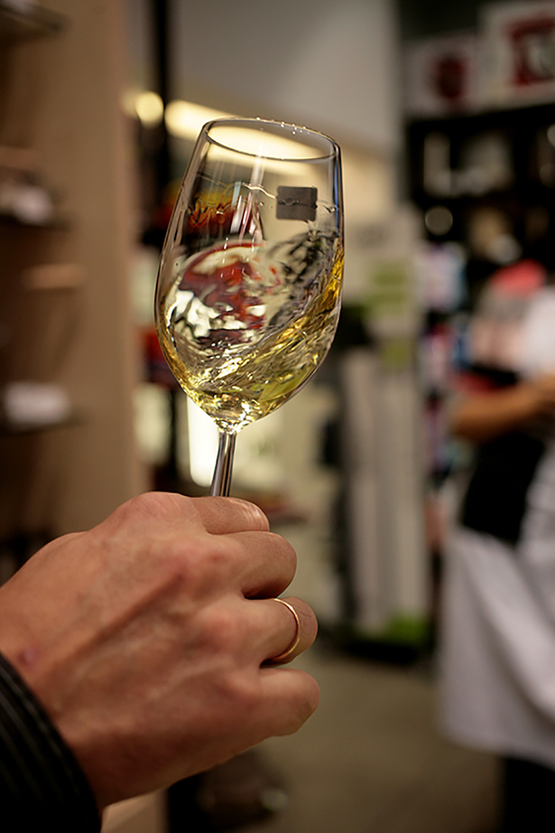 White wine. Lesson "Pasta in Promenu". Cooking school in Ukraine.