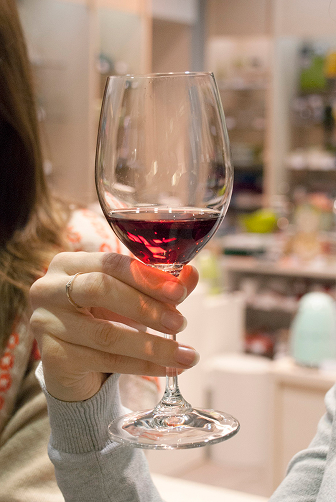 Red wine. Christmas Dessert Pavlova Wreath. Cooking class in “My Friends” cooking school.