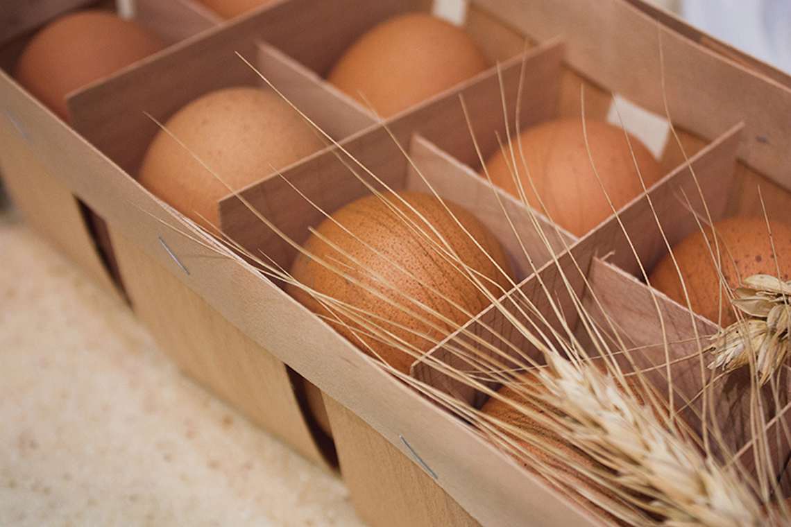 Eggs. Lesson "Happiness is in Simple Things" at Promenu. Cooking class in “My Friends” cooking school.