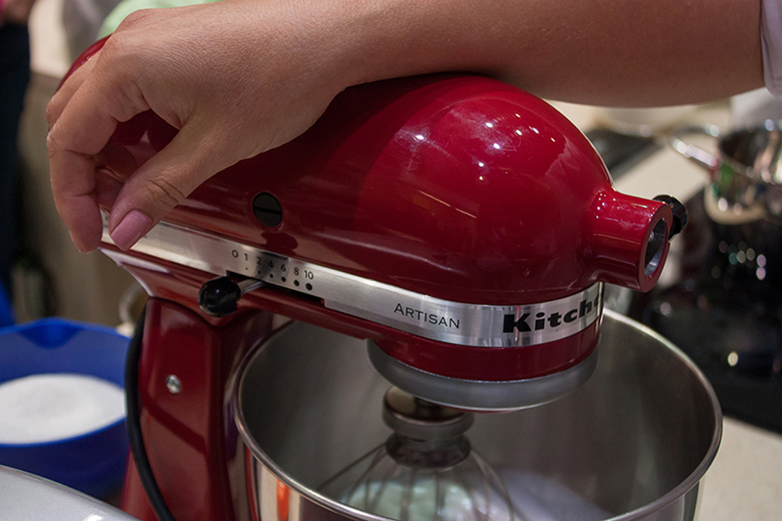 Lesson "Happiness is in Simple Things" at Promenu. Cooking class in “My Friends” cooking school.