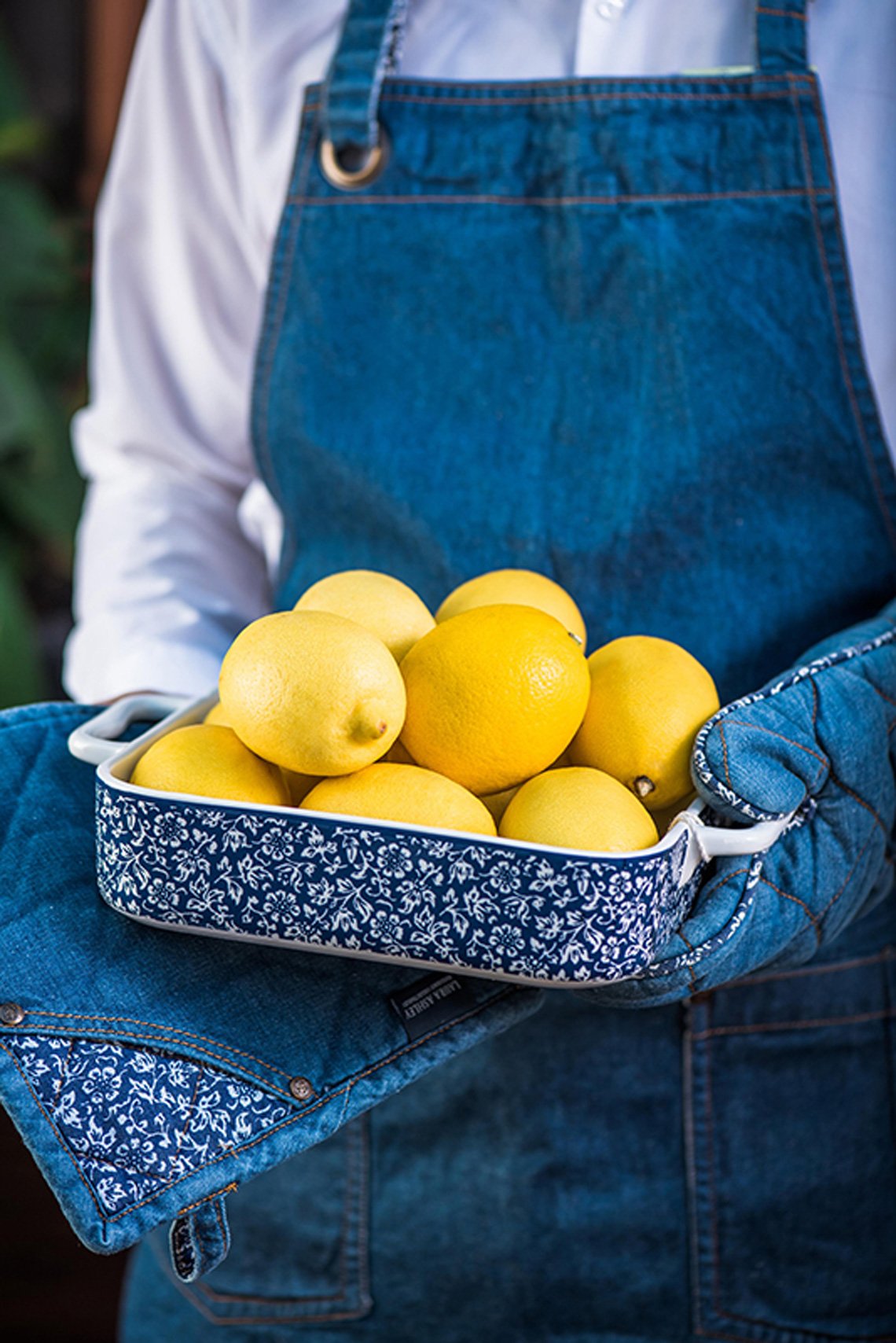 Lemons. Harry and Meghan’s wedding cake. Сooking class with chef in Odessa
