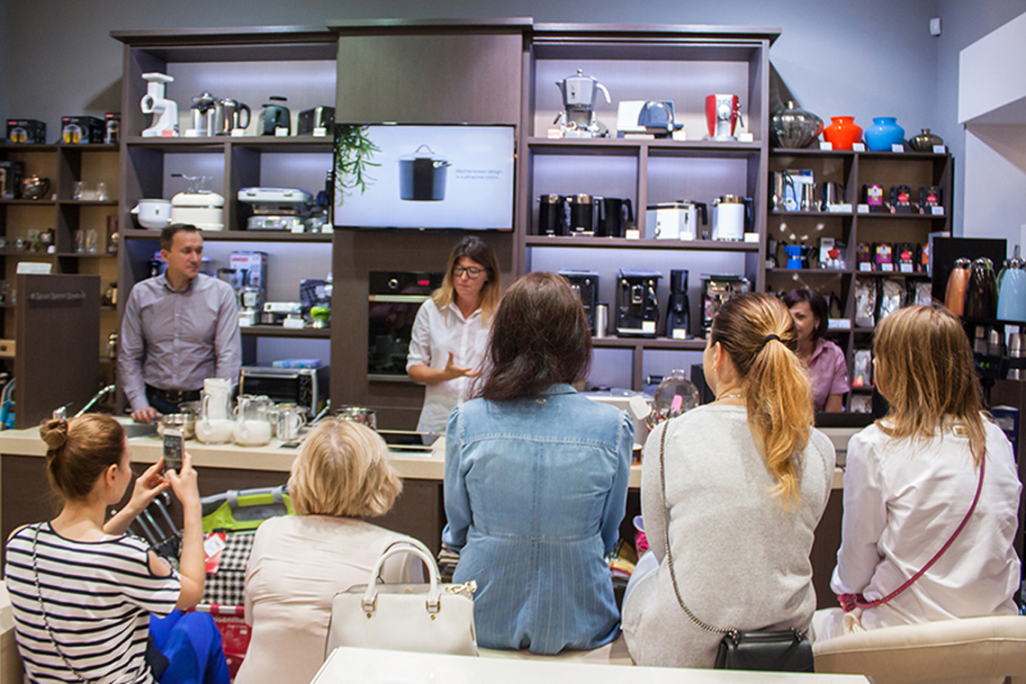 How to cook zephyr using KitchenAid machine. Cooking class in “My Friends” cooking school.