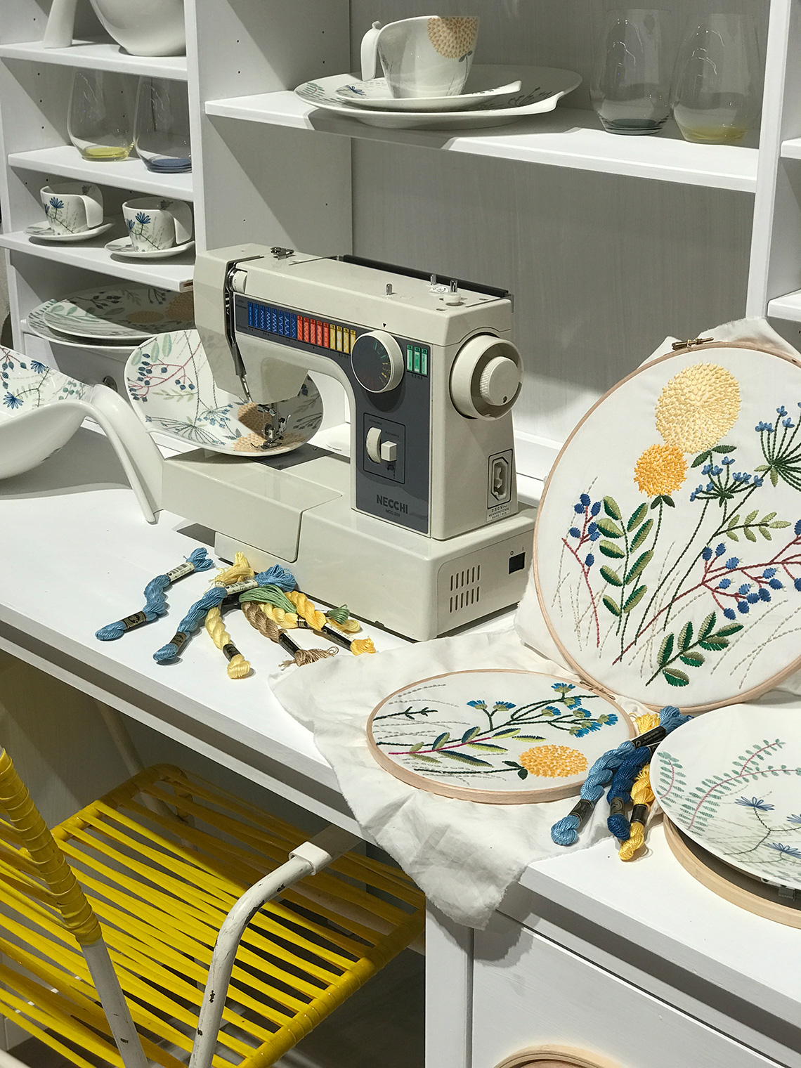 Embroidery machine at Ambiente