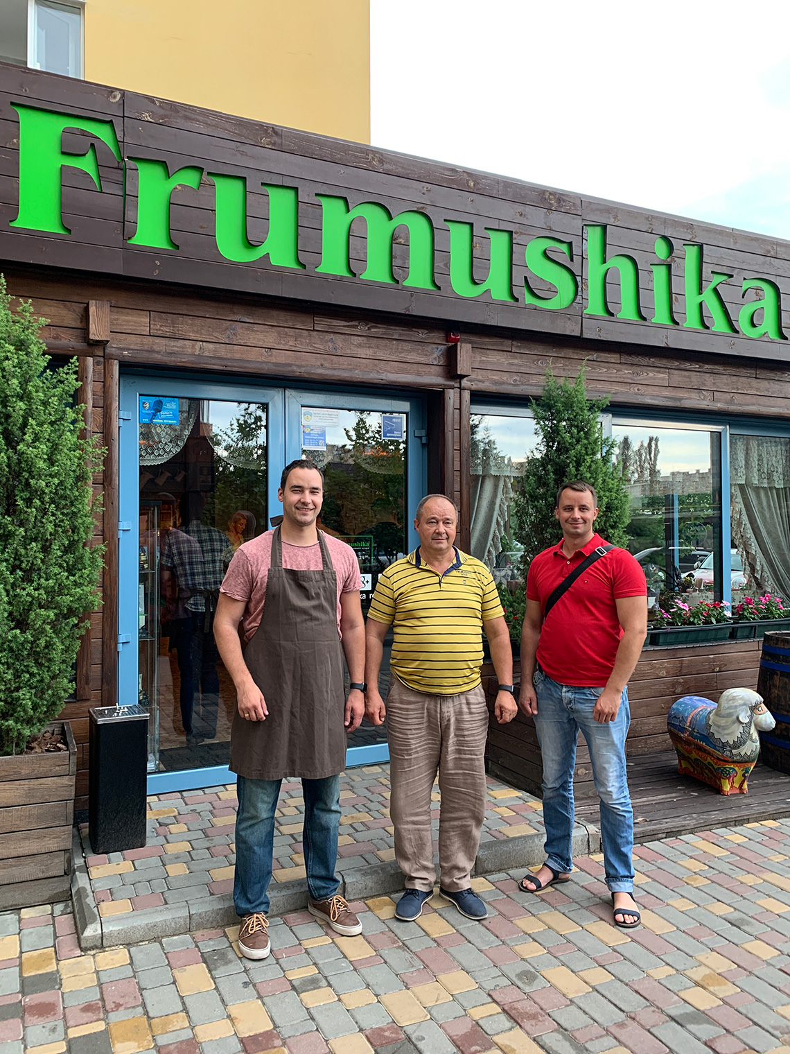 Filming of the program Facts ICTV in Odessa in the family restaurant Frumushika