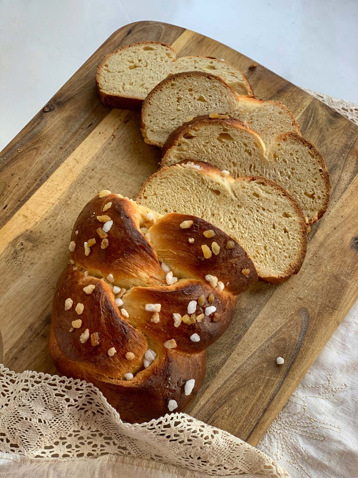 Greek tsoureki by @bakergirlofficial &bull; Maria Kalenska Gastronomy Blog